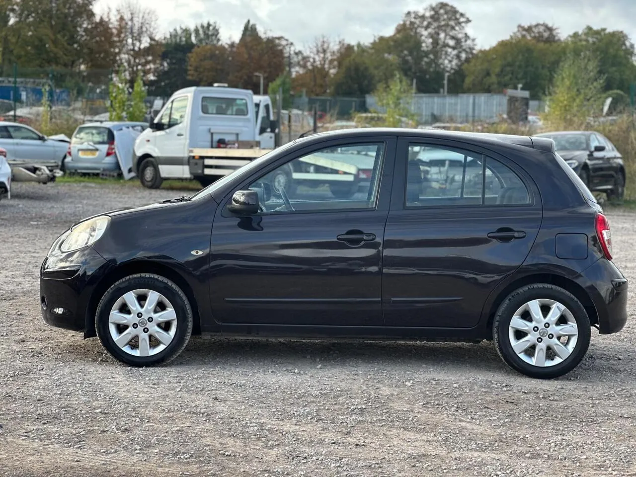 Nissan Micra 2011 photo 4