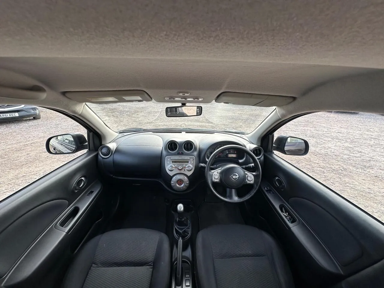 Nissan Micra 2011 photo 2