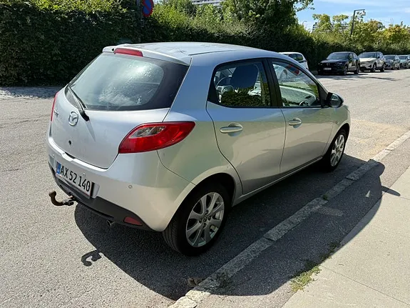 Mazda 2 2011 photo 5