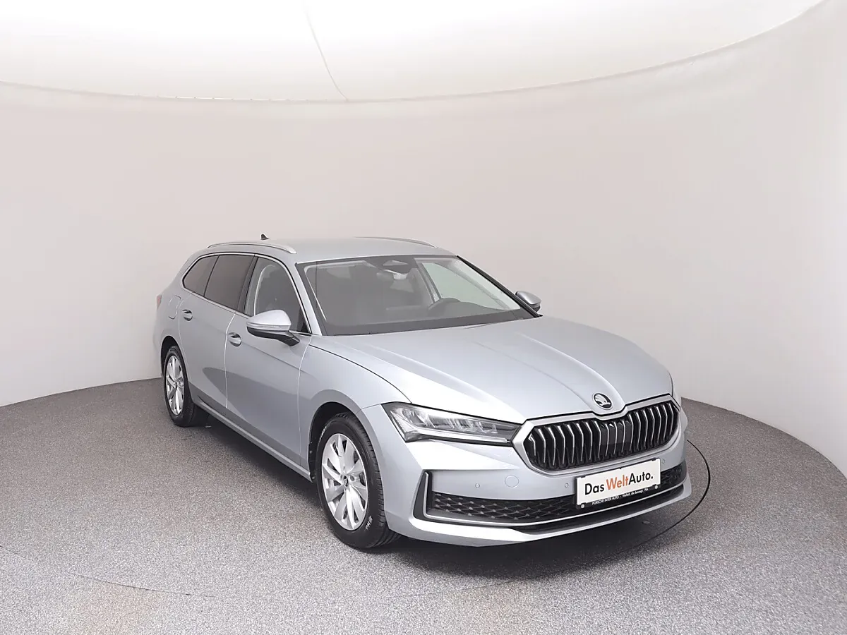 Skoda Superb 2025 photo 2