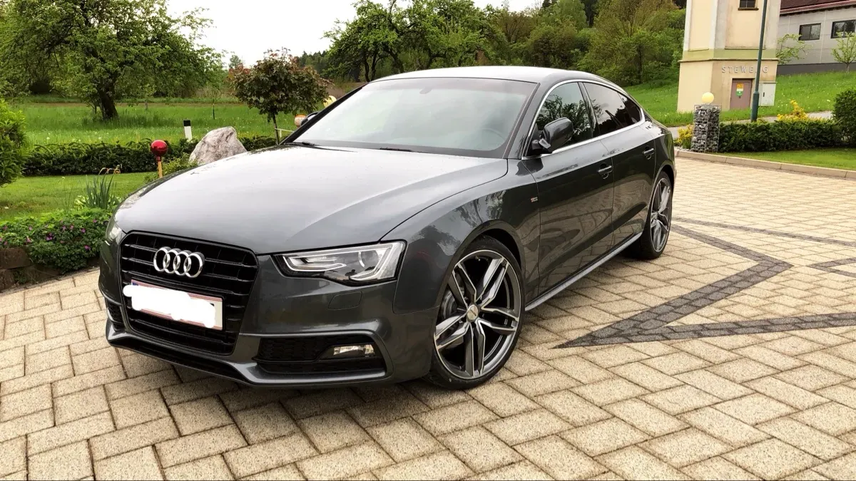Audi A5 2012 photo 2