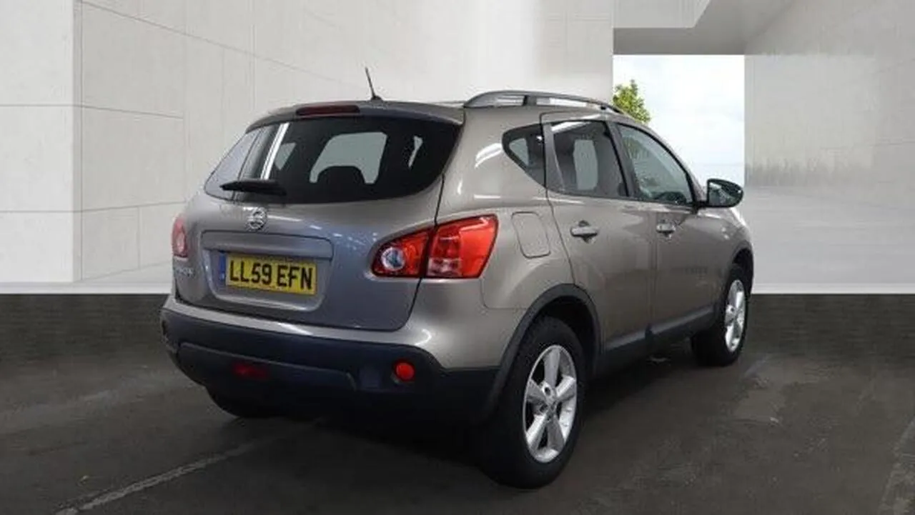 Nissan Qashqai 2010 photo 2