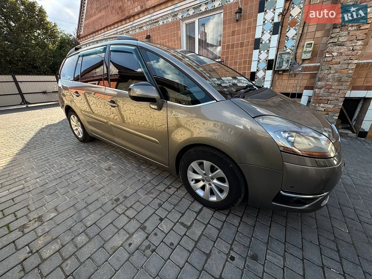 Citroen C4 Picasso 2010 photo 4