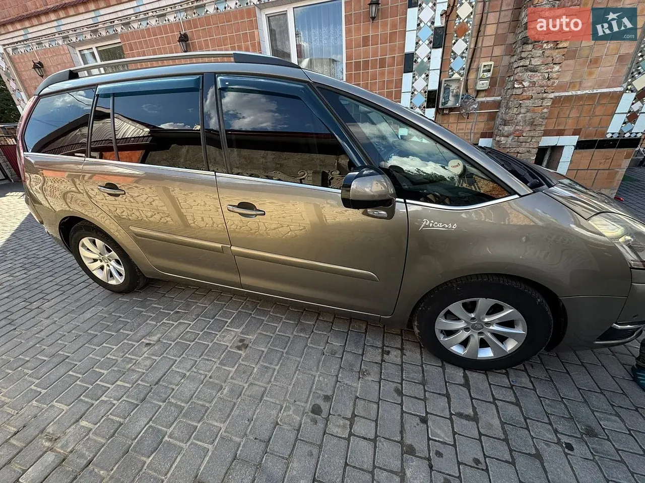 Citroen C4 Picasso 2010 photo 5