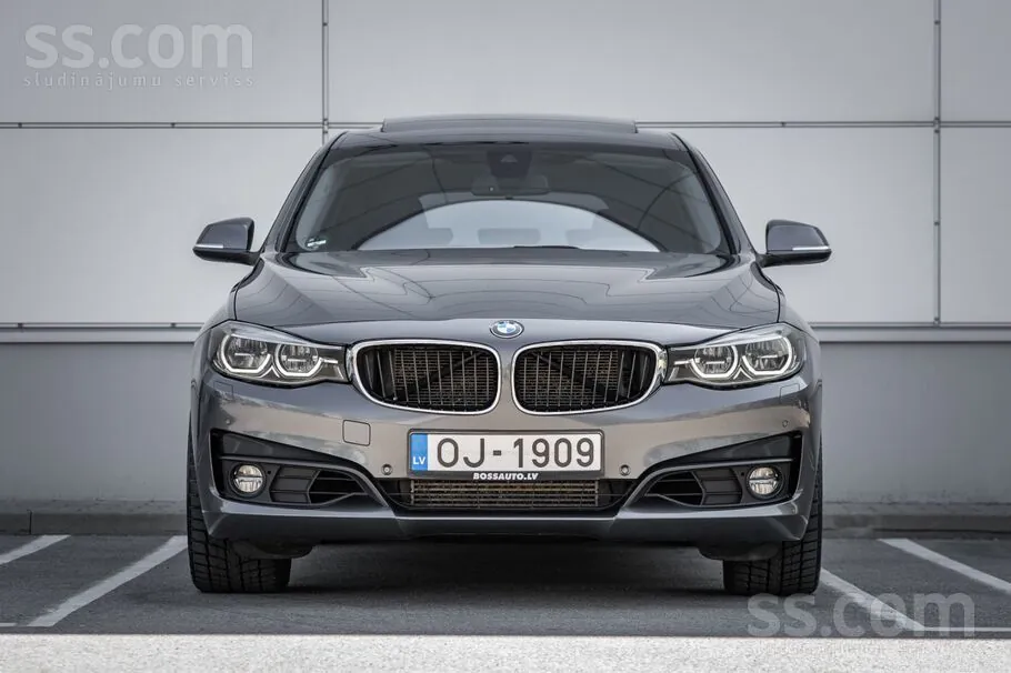 BMW 330 2017 photo 2