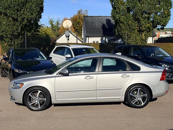 Volvo S40 2012 photo 2