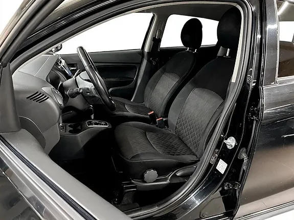 Mitsubishi Space Star 2020 photo 4