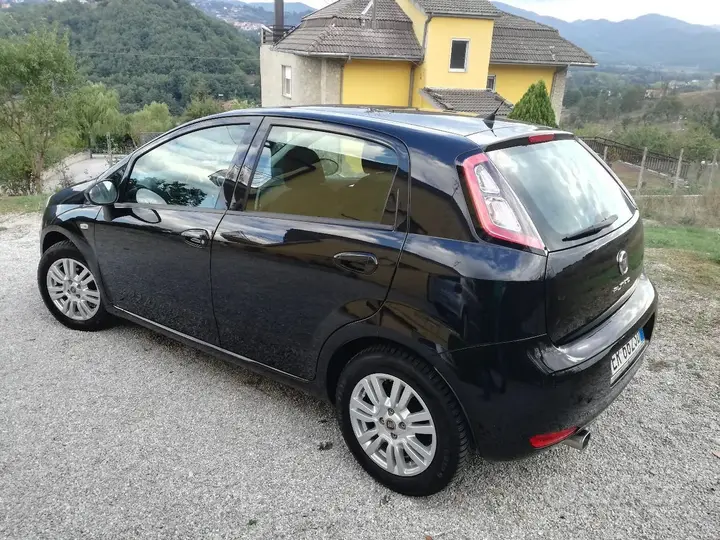 Fiat Punto 2013 photo 4