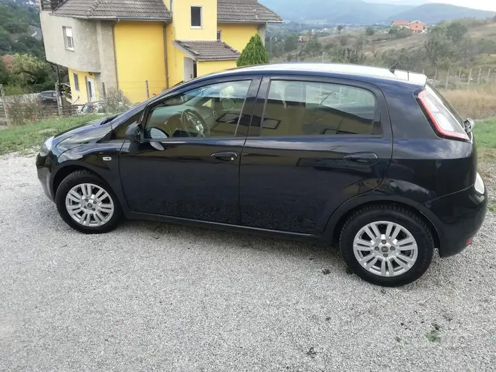 Fiat Punto 2013 photo 3