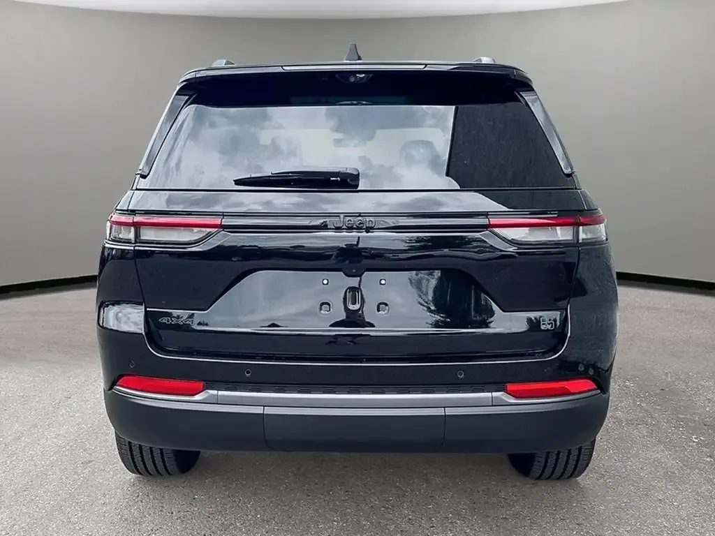 Jeep Grand Cherokee 2026 photo 5