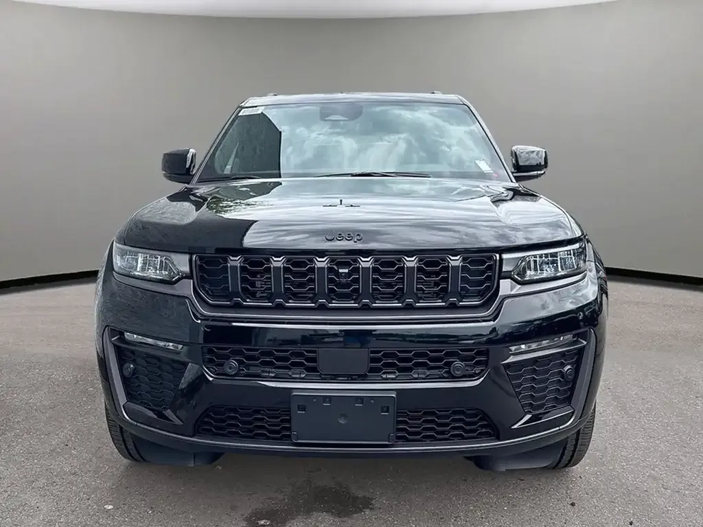 Jeep Grand Cherokee 2026 photo 2
