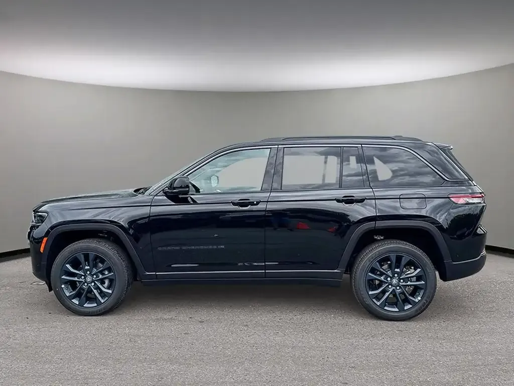 Jeep Grand Cherokee 2026 photo 3