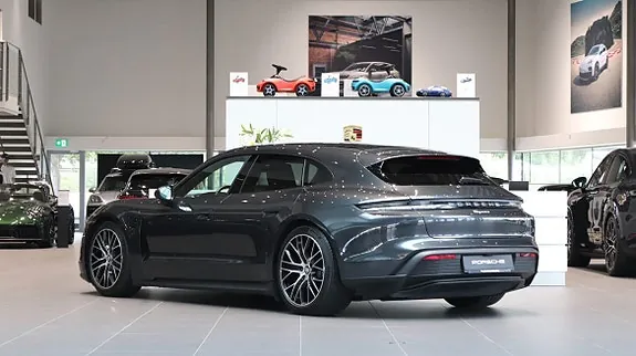 Porsche Taycan Sport Turismo 2023 photo 2