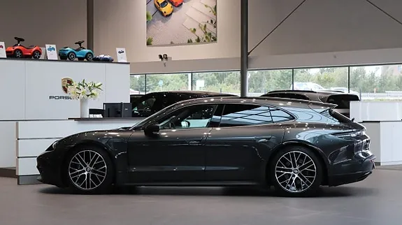 Porsche Taycan Sport Turismo 2023 photo 4