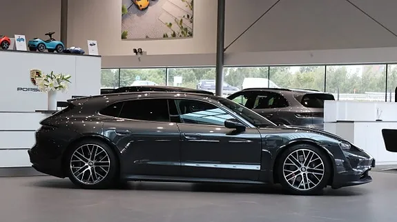 Porsche Taycan Sport Turismo 2023 photo 3