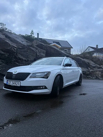 Skoda Superb 2017 photo 2