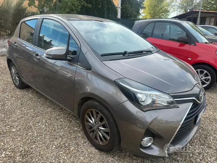 Toyota Yaris 2016 photo 2