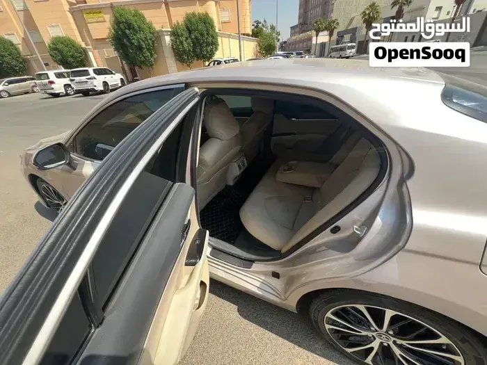 Toyota Camry 2019 photo 2