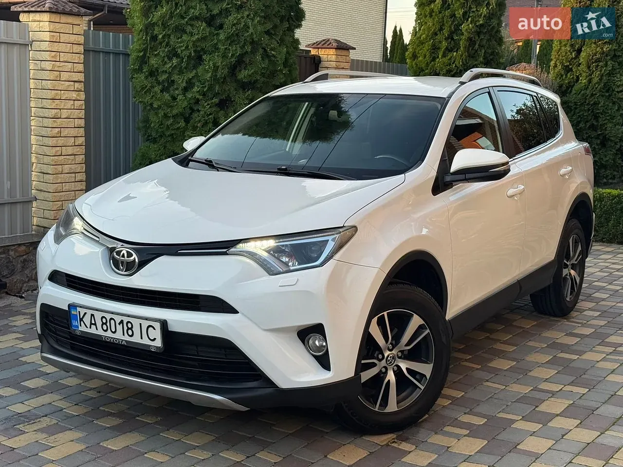 Toyota Rav4 2017 photo 3