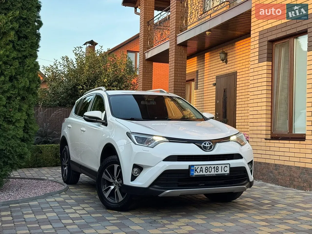 Toyota Rav4 2017 photo 4