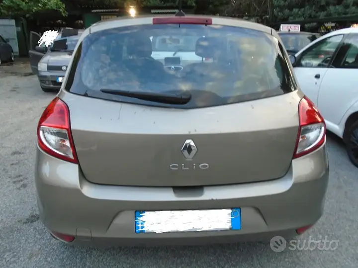 Renault Clio 2009 photo 3