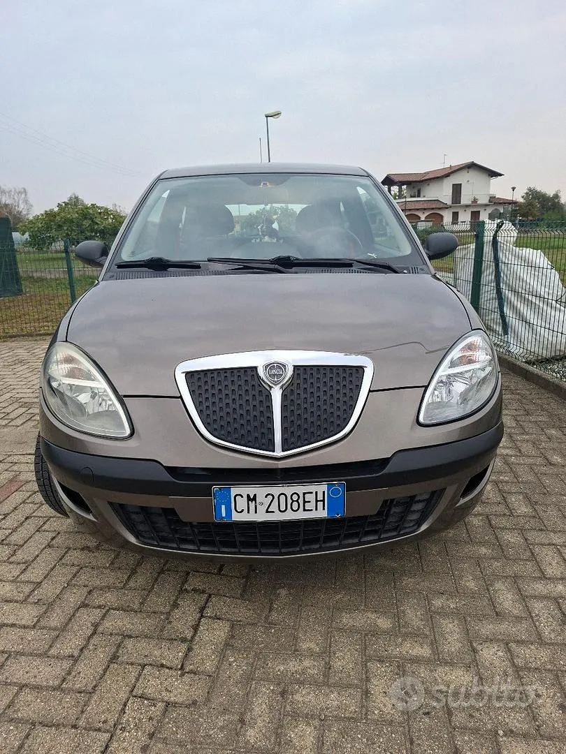 Lancia Ypsilon