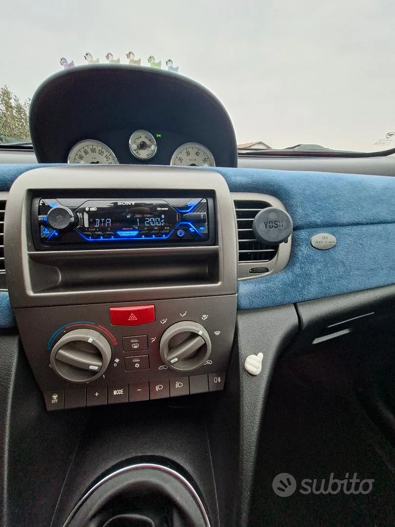 Lancia Ypsilon 2004 photo 3