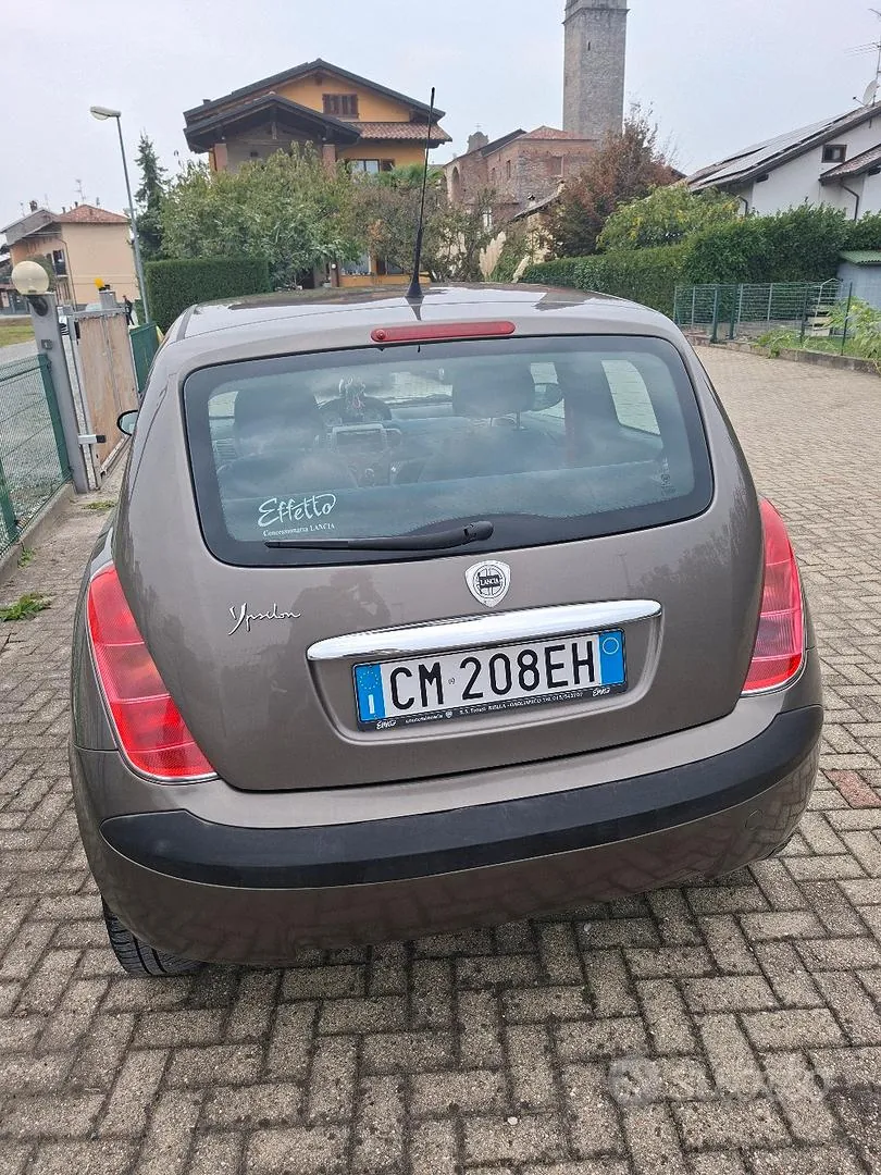 Lancia Ypsilon 2004 photo 2