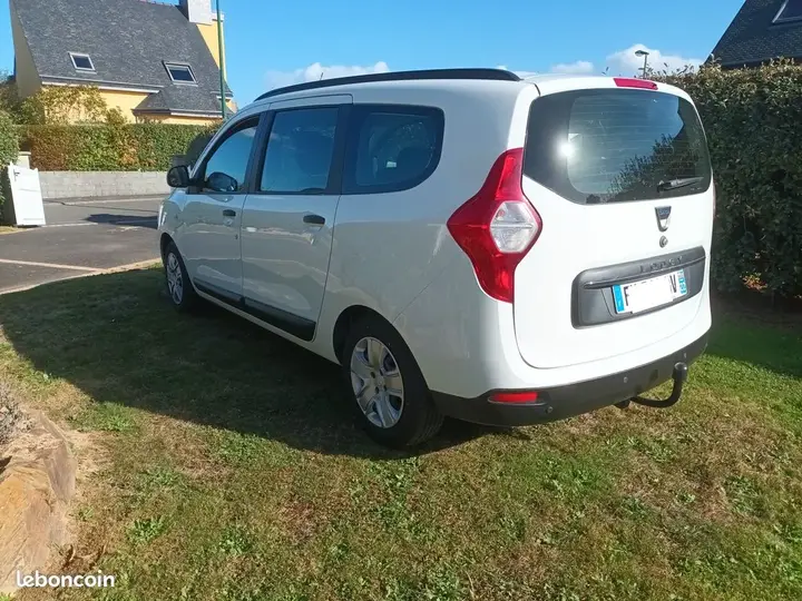 Dacia Lodgy 2021 photo 2