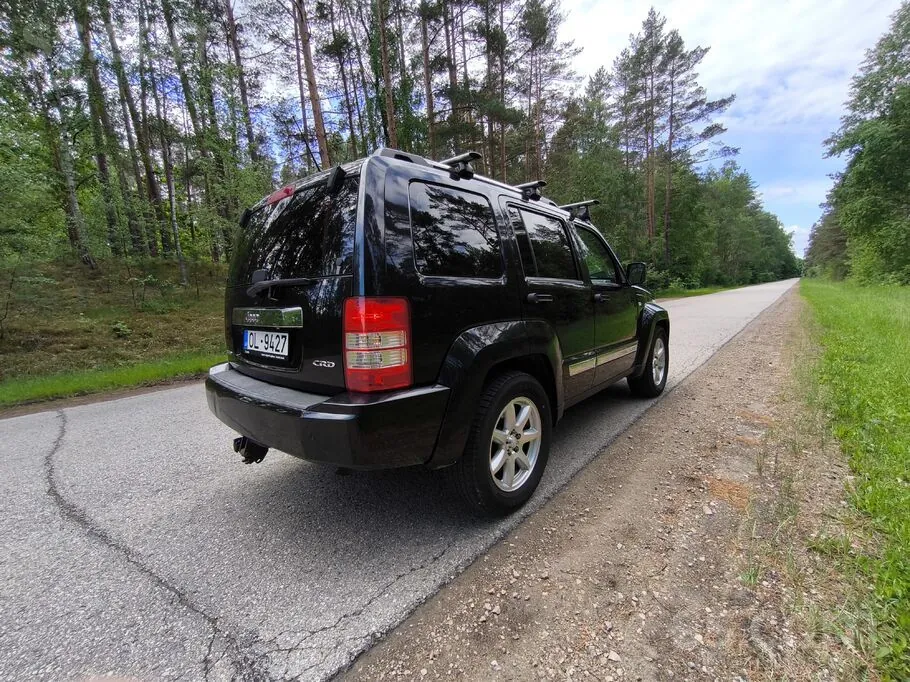 Jeep Cherokee 2010 photo 5