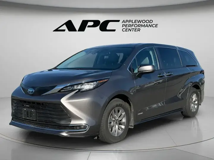Toyota Sienna 2021 photo 2
