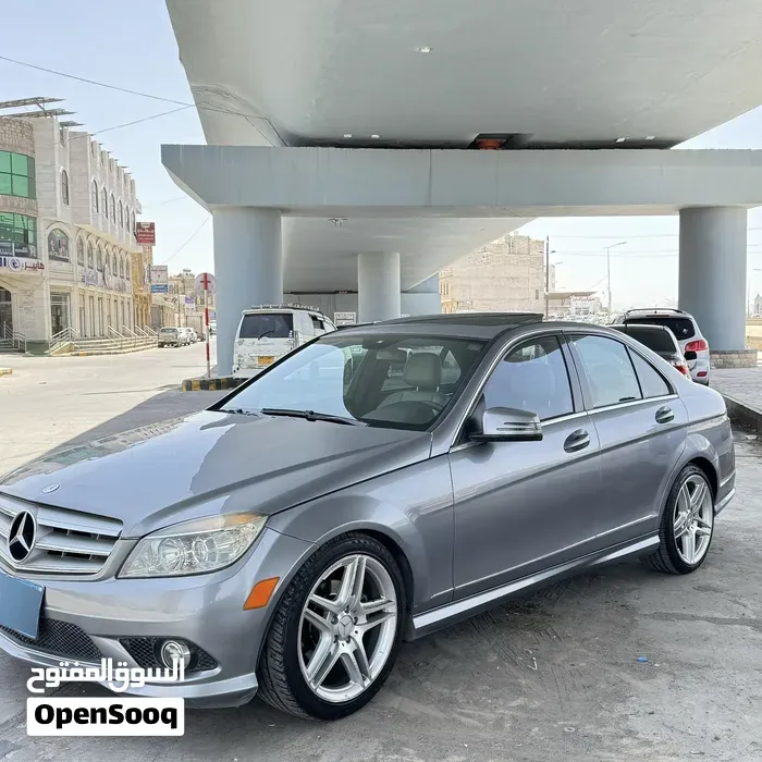 Mercedes-Benz C-Class 2011 photo 2
