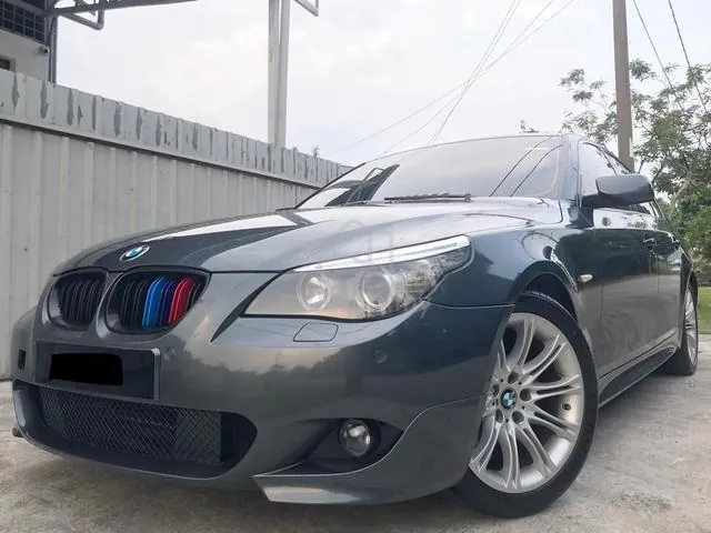 BMW 523I