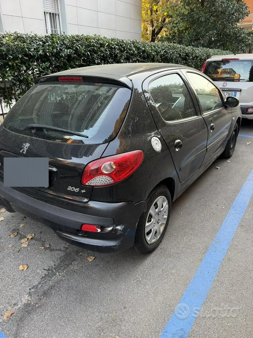 Peugeot 206 2011 photo 4
