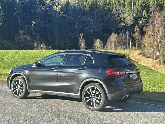 Mercedes-Benz Gla180