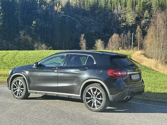 Mercedes-Benz Gla180