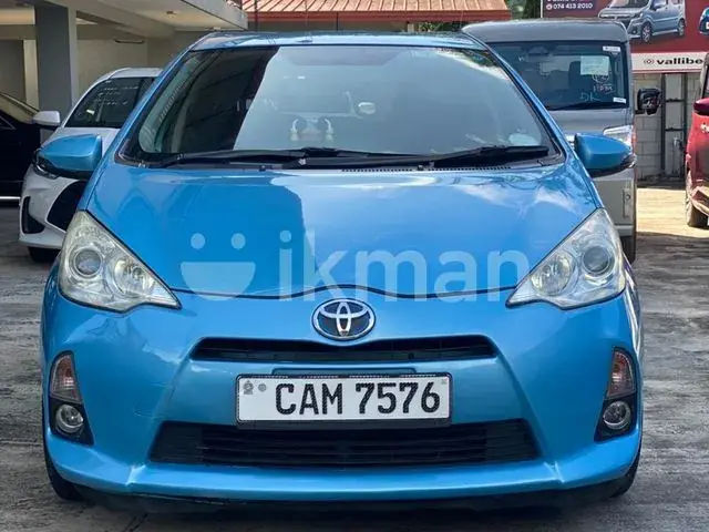 Toyota Aqua 2012 photo 2