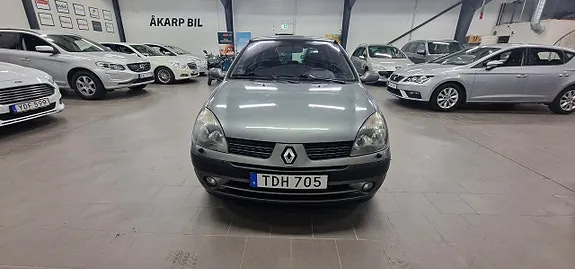 Renault Clio 2002 photo 2