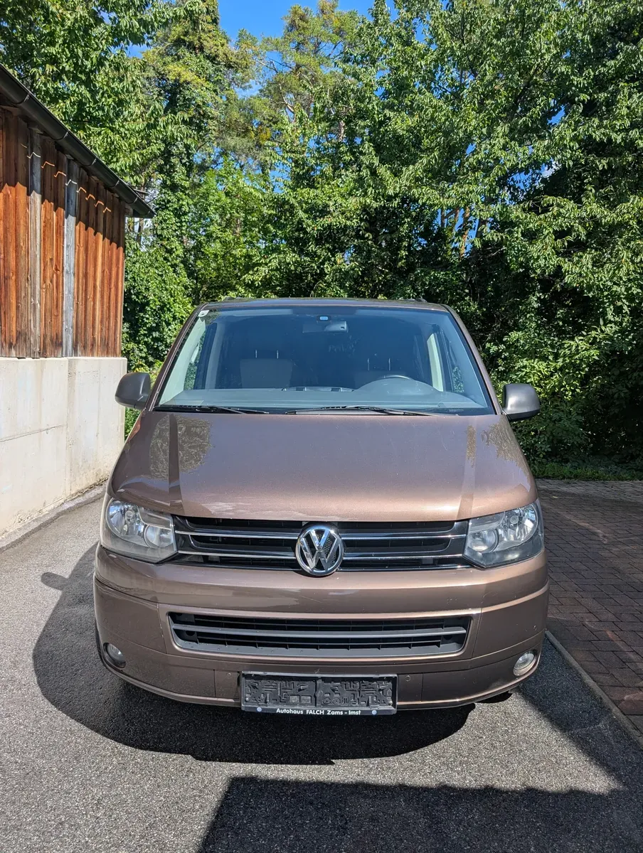Volkswagen Multivan 2013 photo 2