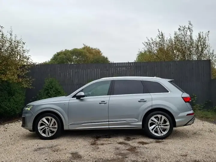 Audi Q7 2023 photo 4
