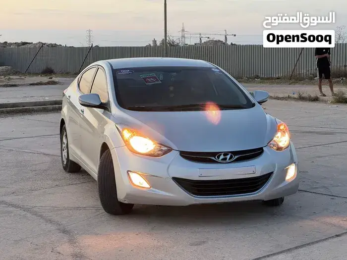 Hyundai Avante 2013 photo 2