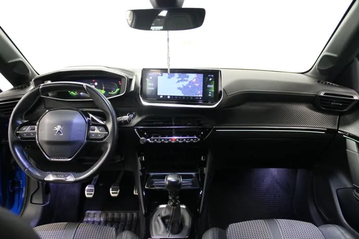 Peugeot 208 2020 photo 3