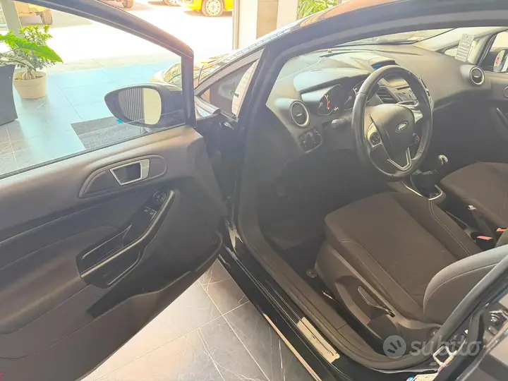 Ford Fiesta 2015 photo 5