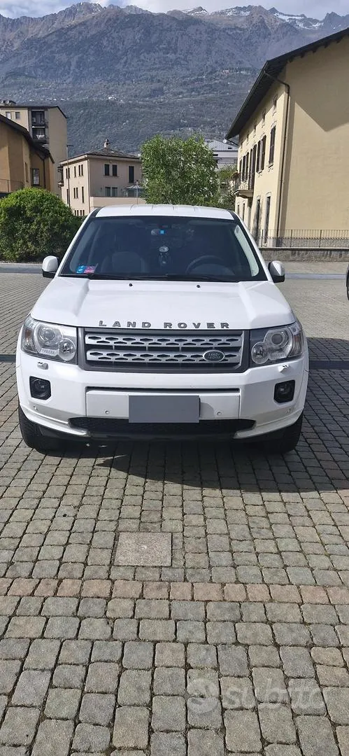 Land Rover Freelander 2012 photo 3