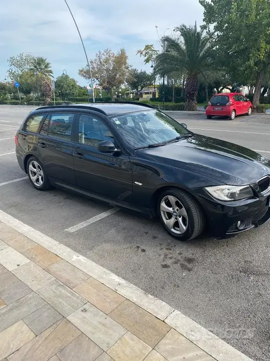 BMW 320D 2011 photo 2