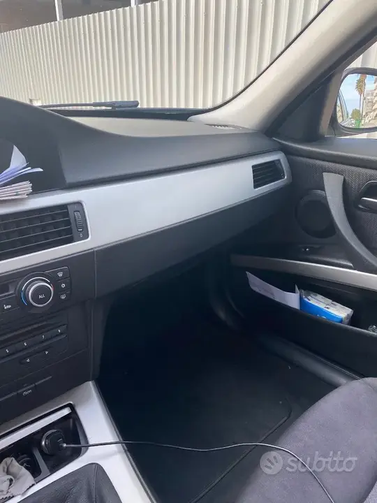 BMW 320D 2011 photo 5