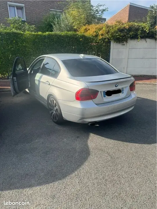 BMW Série 3 2008 photo 2