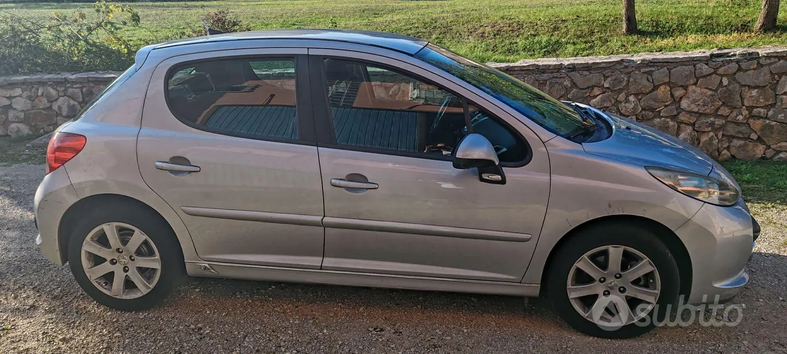 Peugeot 207 2008 photo 2