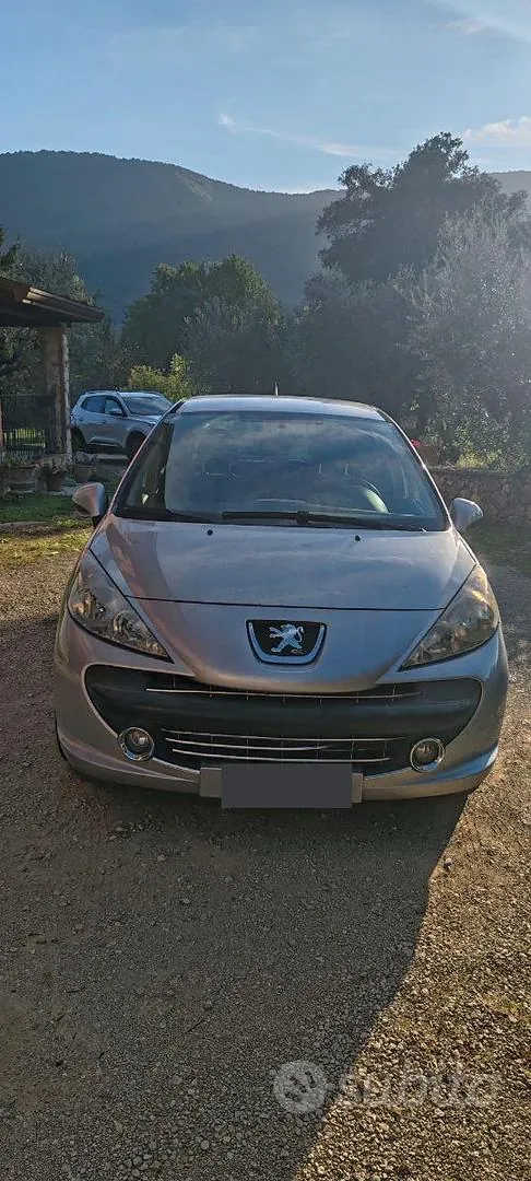 Peugeot 207 2008 photo 3