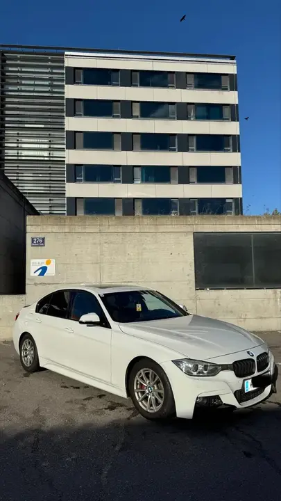 BMW 3 Series 2012 photo 2